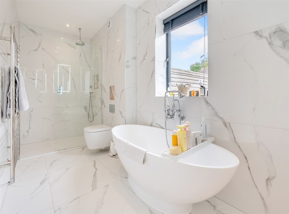 Bathroom (photo 2) at Moat Farm in Tring, Buckinghamshire