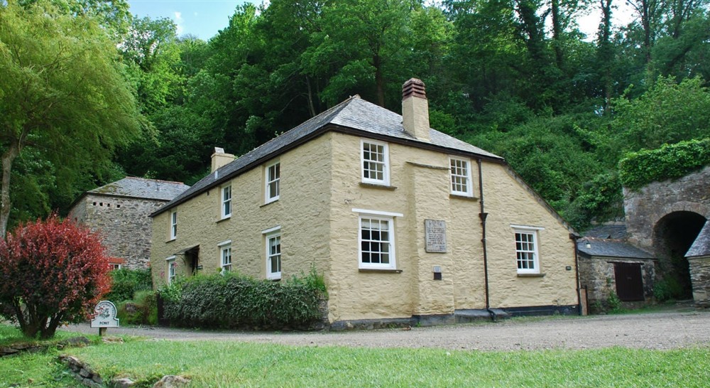 The exterior of Mohun and The Farm House, Pont Pill, Cornwall (photo 2) at Mohun in Lanteglos-by-fowey, Cornwall