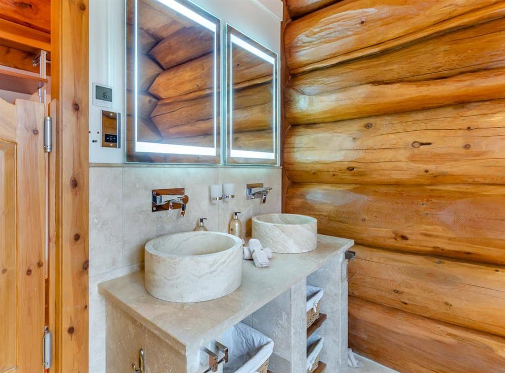 Bathroom (photo 4) at Molalatau Lodge in Lairg, Sutherland
