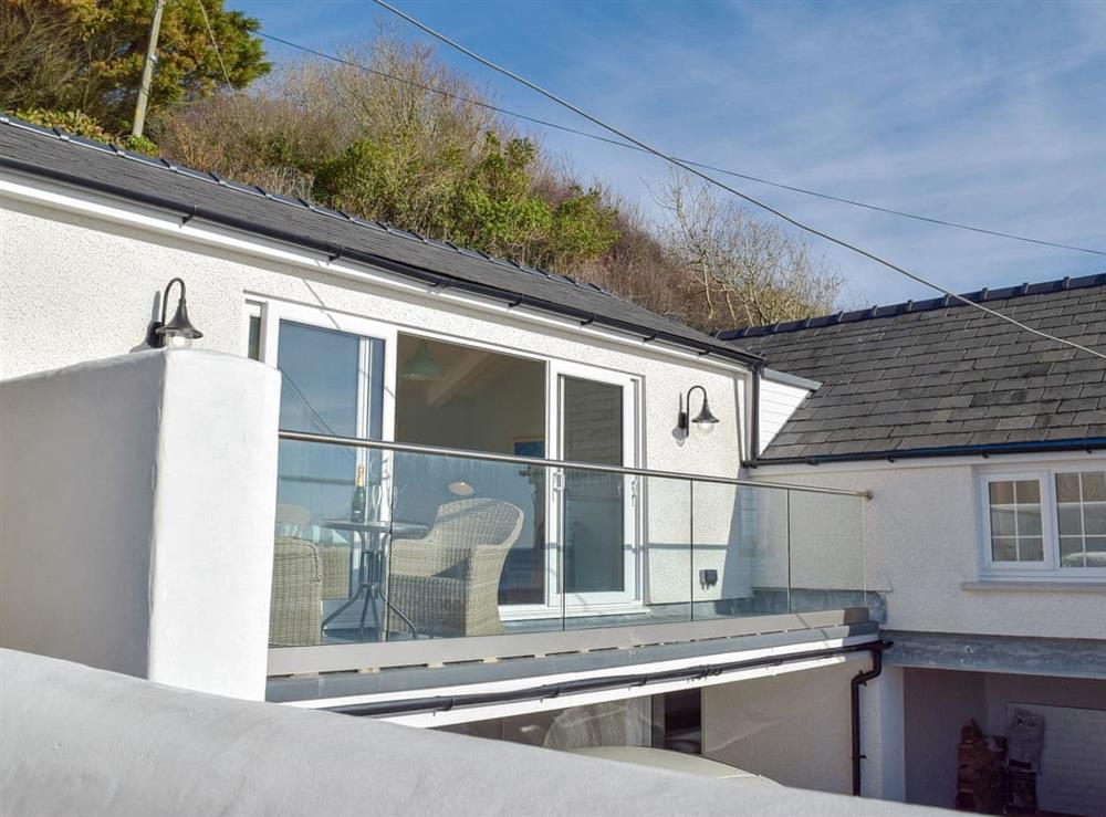 Unique holiday accommodation in a fantastic setting at Mole End in Amroth, near Saundersfoot, Pembrokeshire, Dyfed