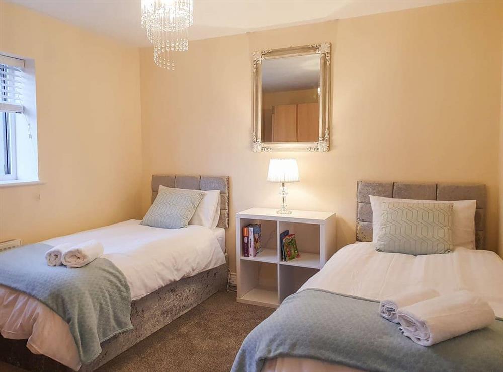 Twin bedroom at Mont Blanc House in Braunton, Devon