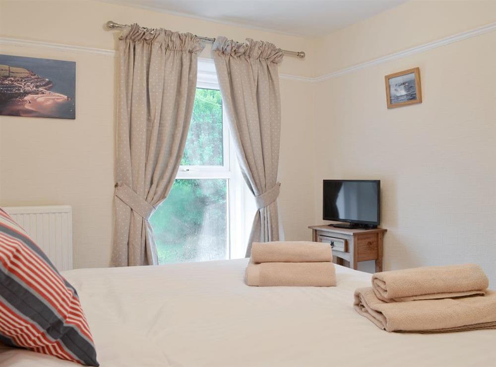 Relaxing double bedroom at Montrose in New Quay, Dyfed