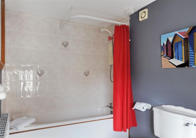 Bathroom at Moonfleet Cottage, Charmouth