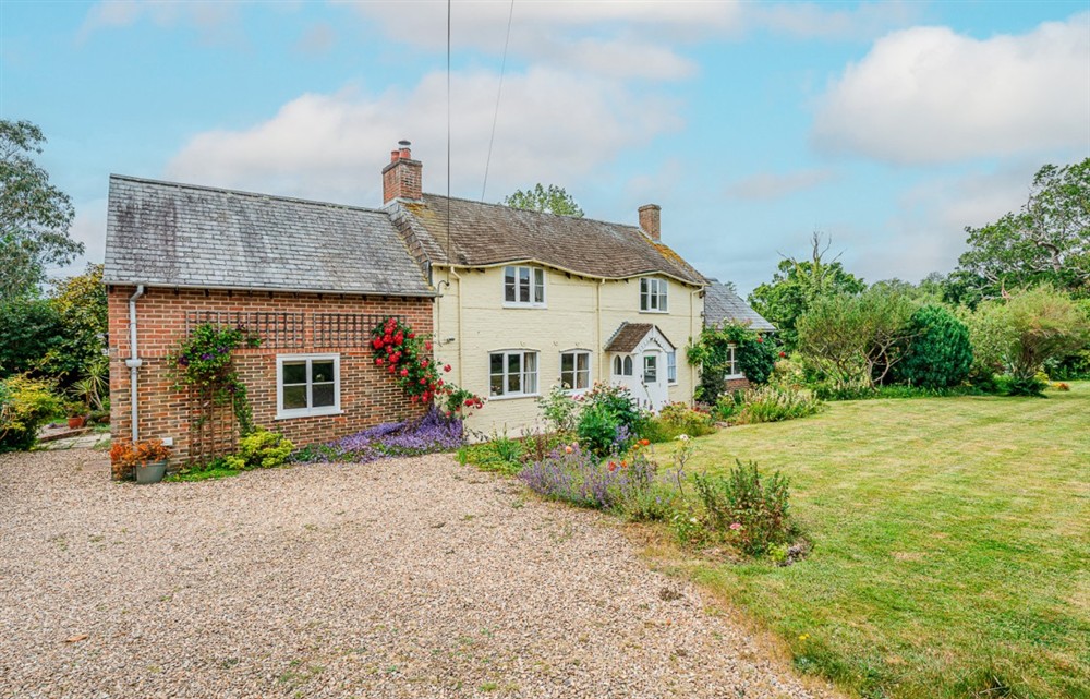 The setting of Moonfleet Cottage