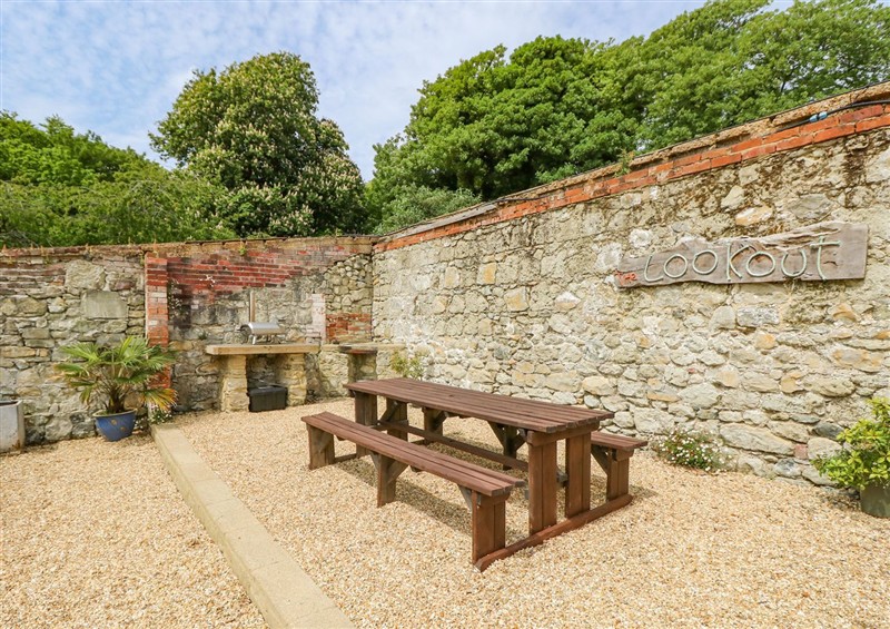 Enjoy the garden (photo 3) at Moonlight, Ventnor
