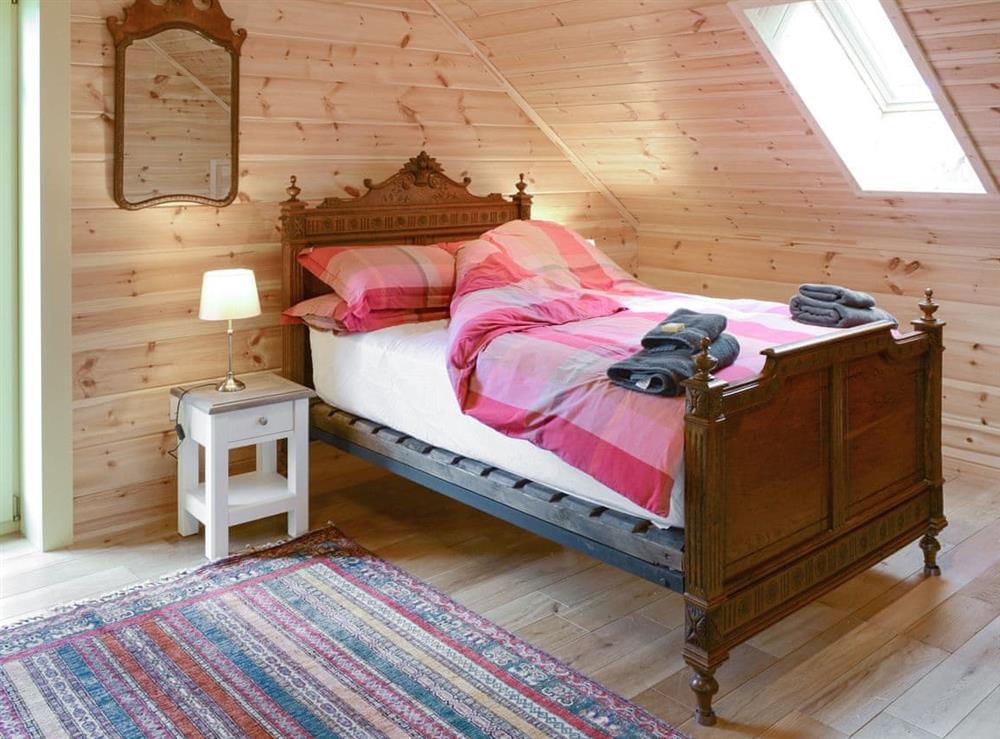 Relaxing en-suite double bedroom at Moonshine Cottage in Culbokie, near Dingwall, Ross-Shire