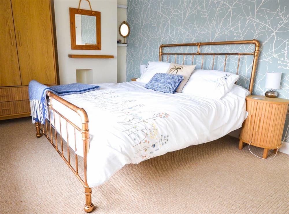 Double bedroom (photo 6) at Moontide in Appledore, Devon
