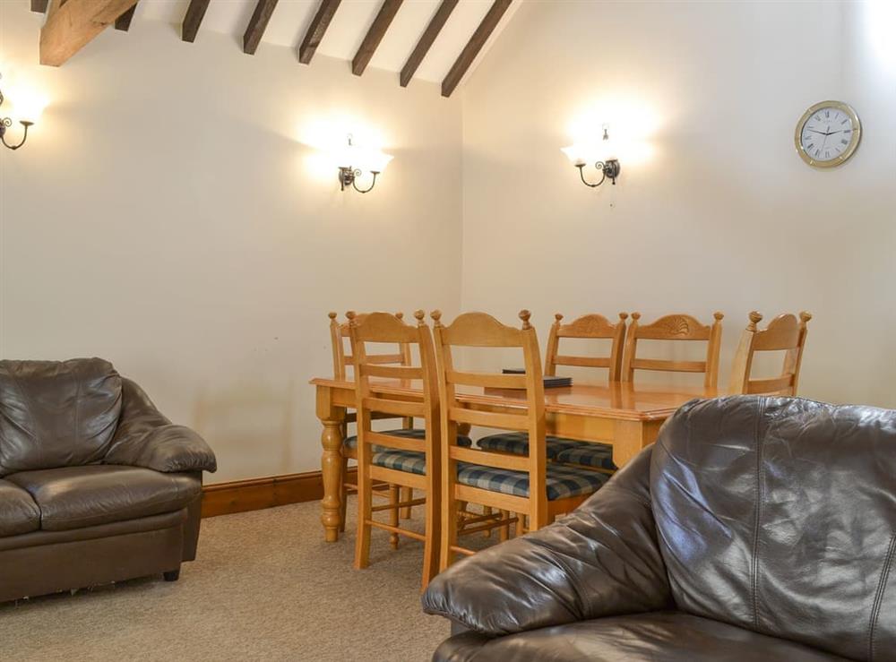 Spacious living and dining room at Littlewoods Barn, 