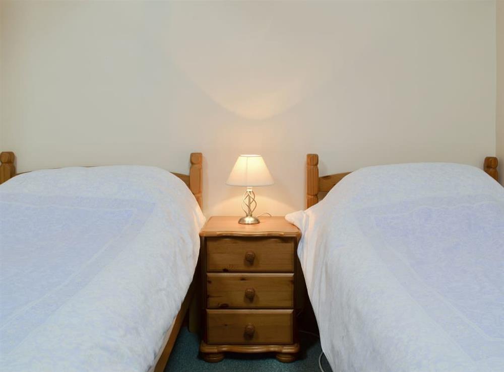 Cosy twin bedroom at Stable Cottage 8, 