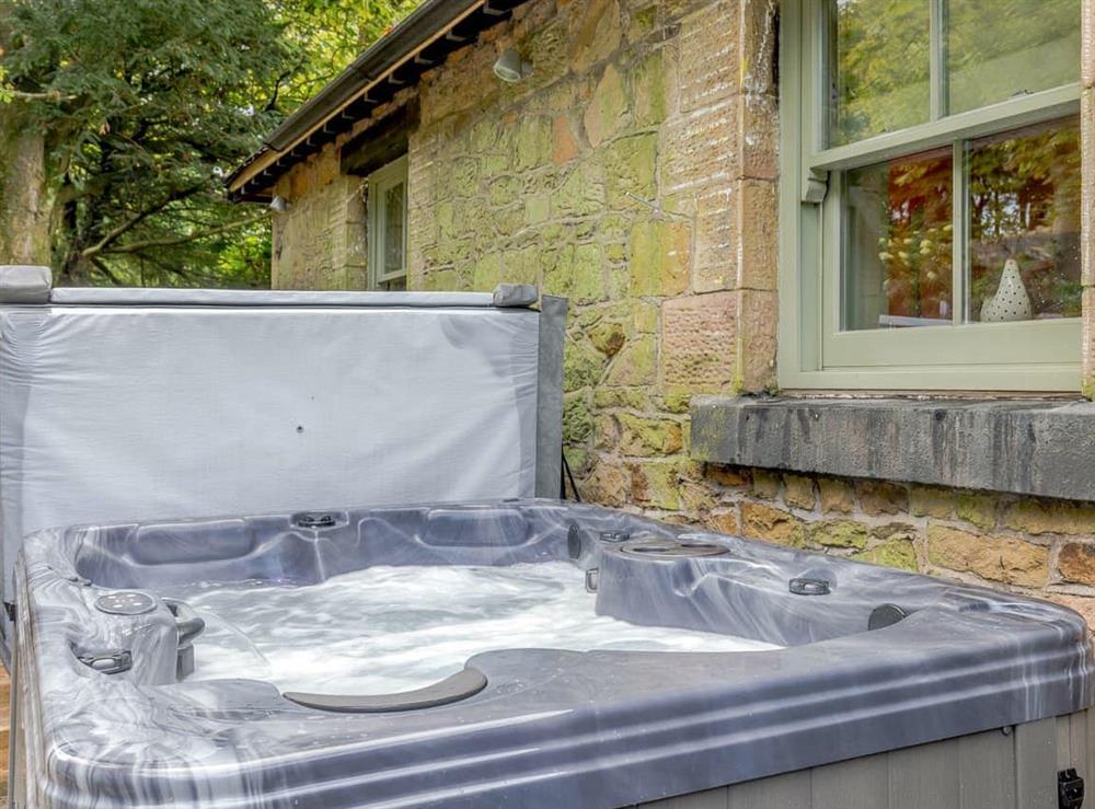 Hot tub at Pheasant Cottage, 