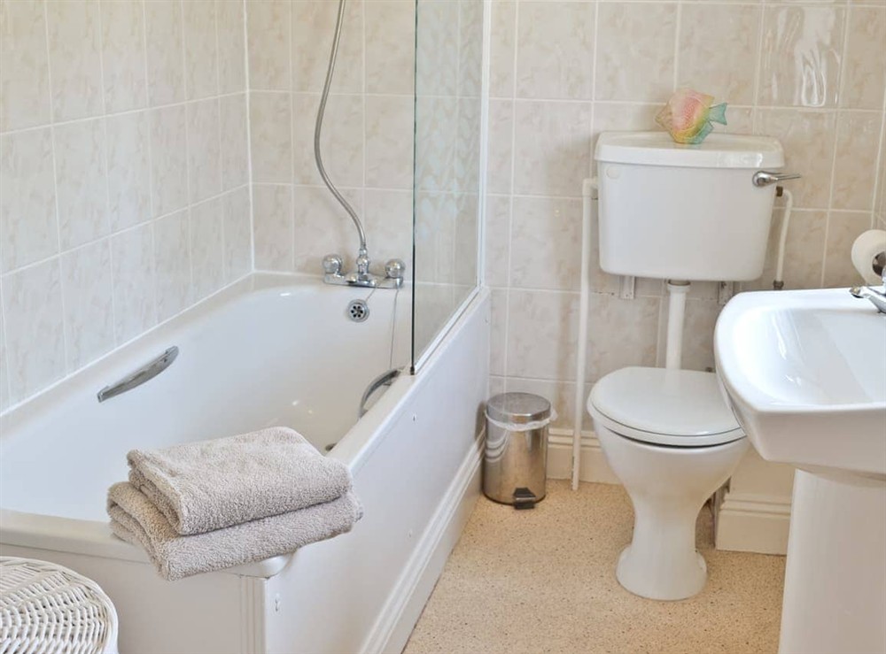 En-suite (photo 2) at Moore Cottage. in Bude, Cornwall