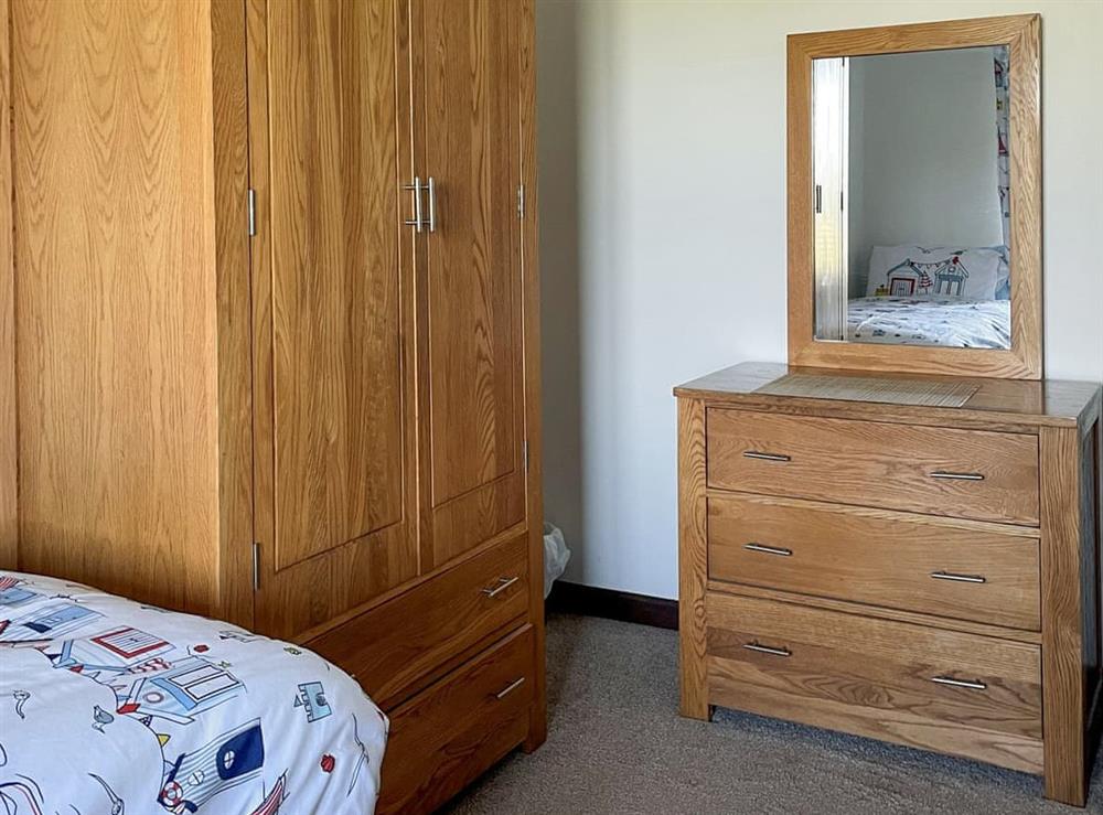 Twin bedroom (photo 2) at Moorhen in Brauton, Devon