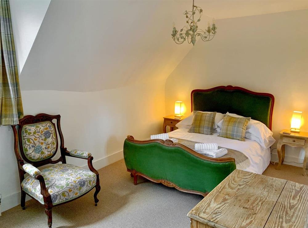 Comfortable double bedroom at Moorhen Cottage in Hollingbourne, near Maidstone, England