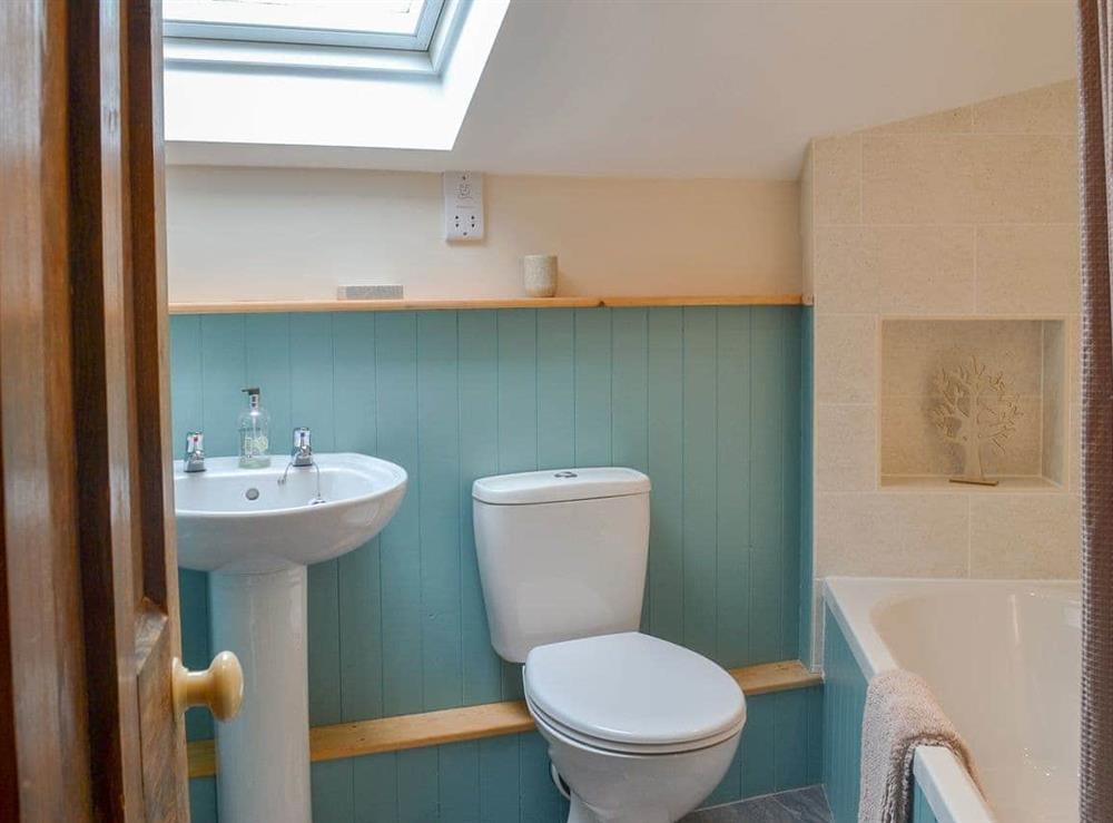 Bathroom at Moorview Cottage in Cuddlipptown, near Tavistock, Devon