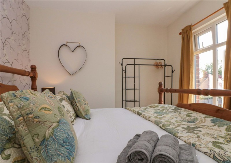 A bedroom in Moot Cottage (photo 2) at Moot Cottage, Driffield