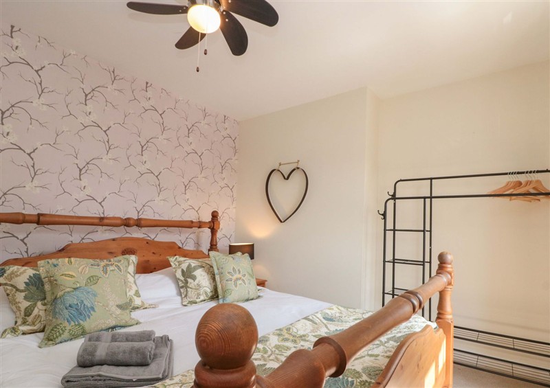 Bedroom (photo 2) at Moot Cottage, Driffield