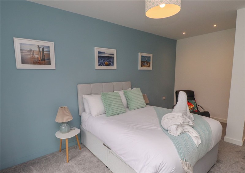 A bedroom in Mor Glas (photo 2) at Mor Glas, Deganwy