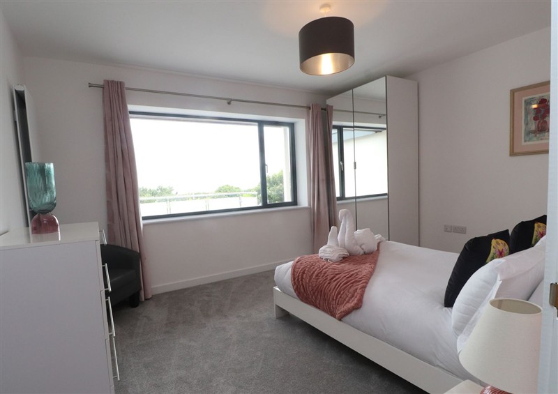 A bedroom in Mor Glas (photo 3) at Mor Glas, Deganwy