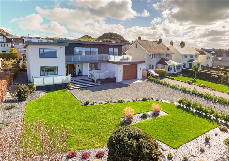 Enjoy the garden at Mor Glas, Deganwy