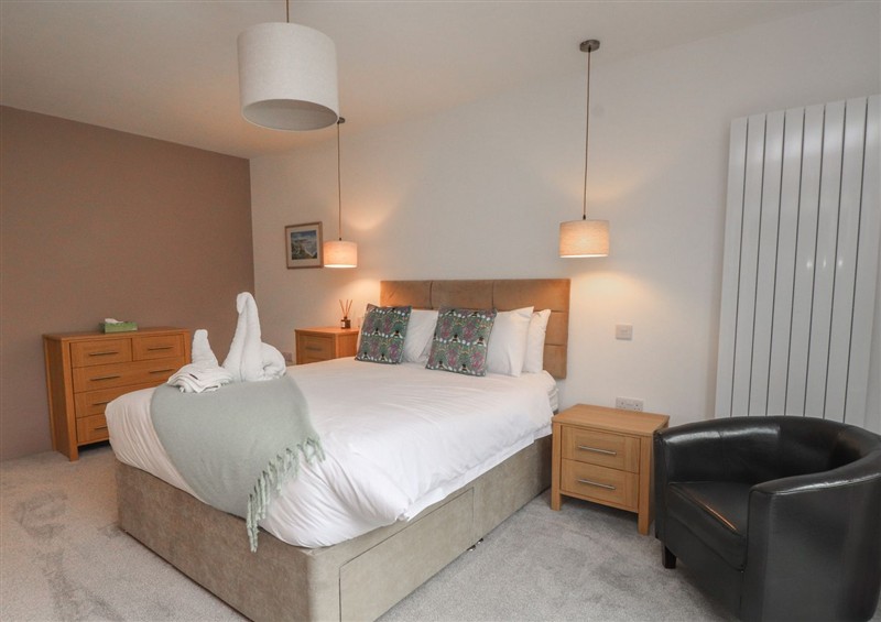 One of the 4 bedrooms (photo 2) at Mor Glas, Deganwy