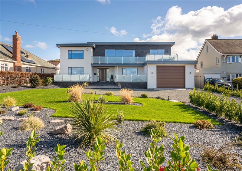 The setting at Mor Glas, Deganwy
