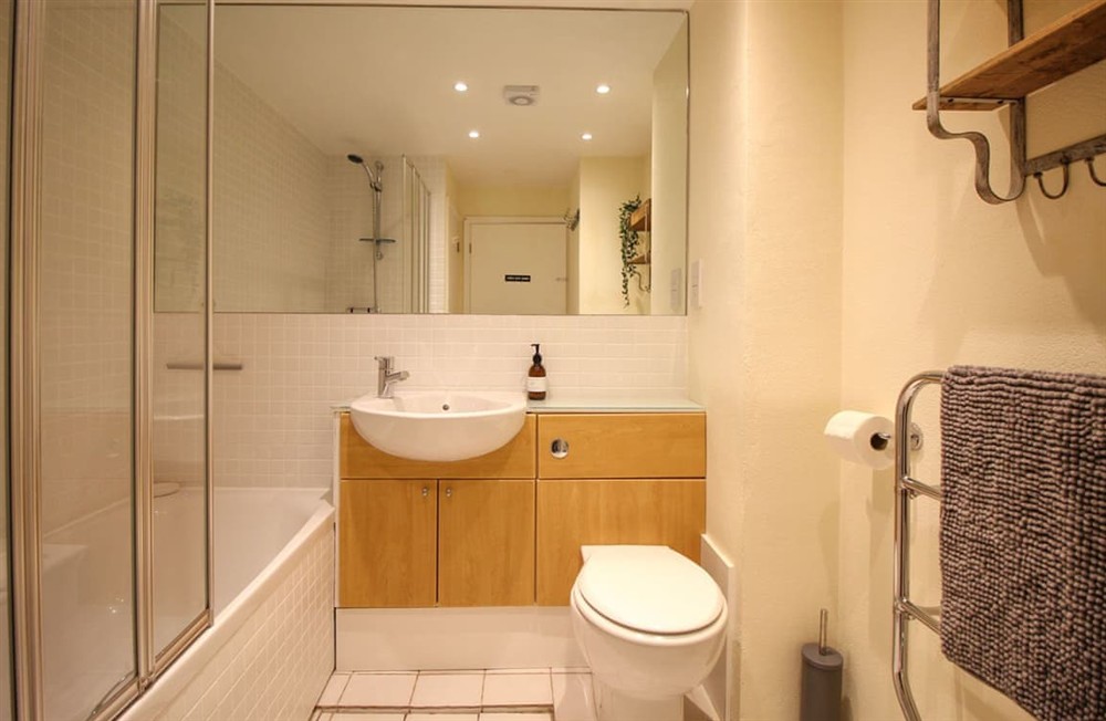 Bathroom at Mor View in Cape Cornwall, England