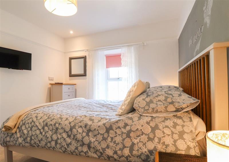 A bedroom in Morawel at Morawel, Newport