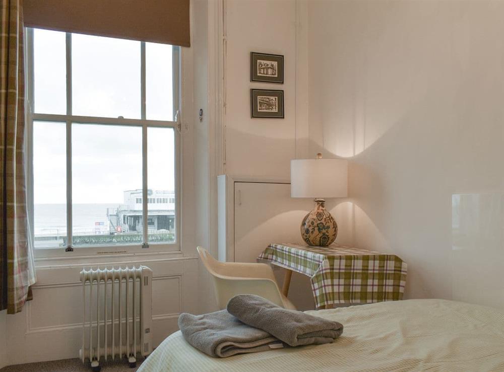 Light and airy double bedroom at Flat 3 Sea View, 
