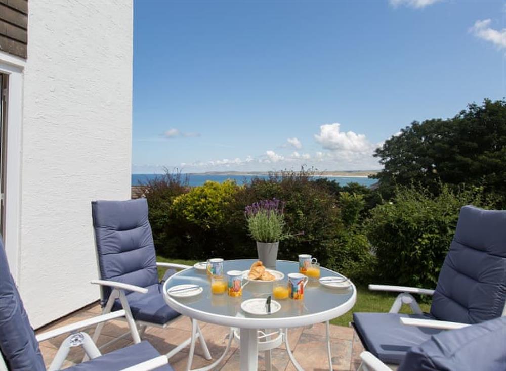Sitting-out-area at Mordros @ Carbis Bay in , St Ives