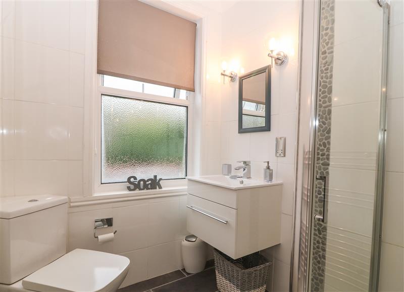 The bathroom (photo 2) at Morolwg, Llanaber near Barmouth