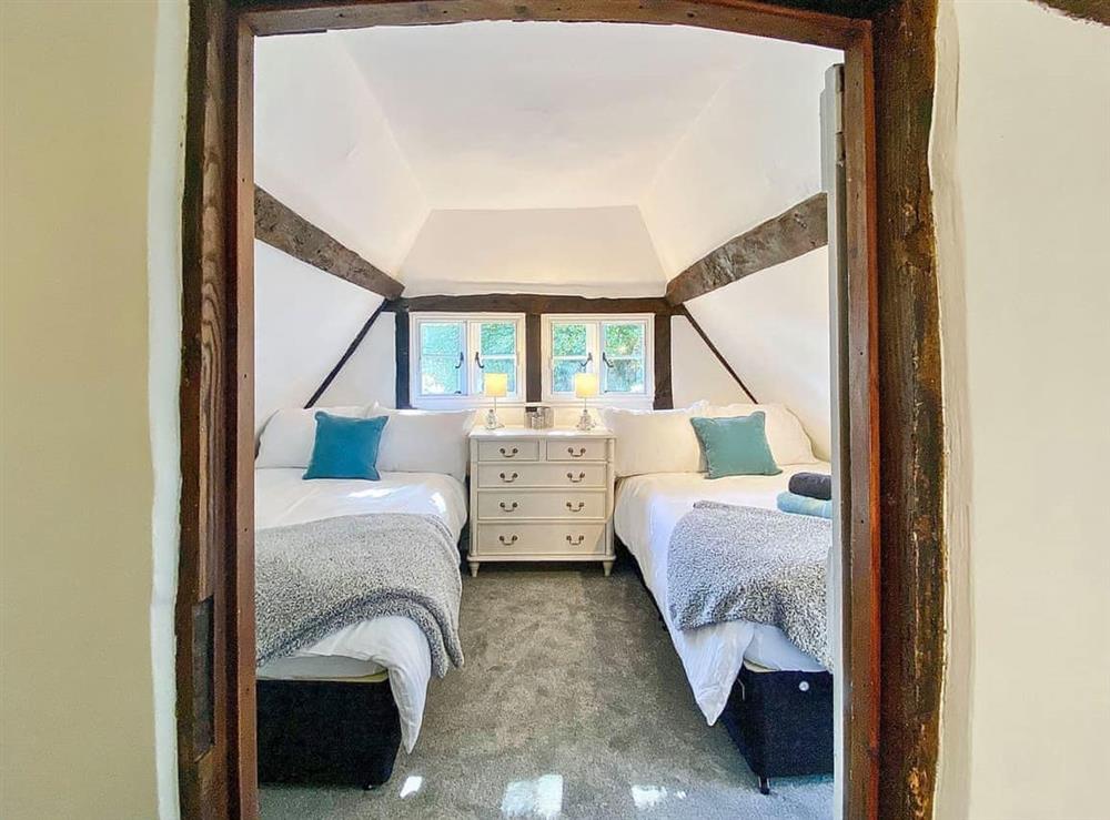 Twin bedroom at Mortimer Cottage in Wootton Rivers, near Marlborough, Wiltshire
