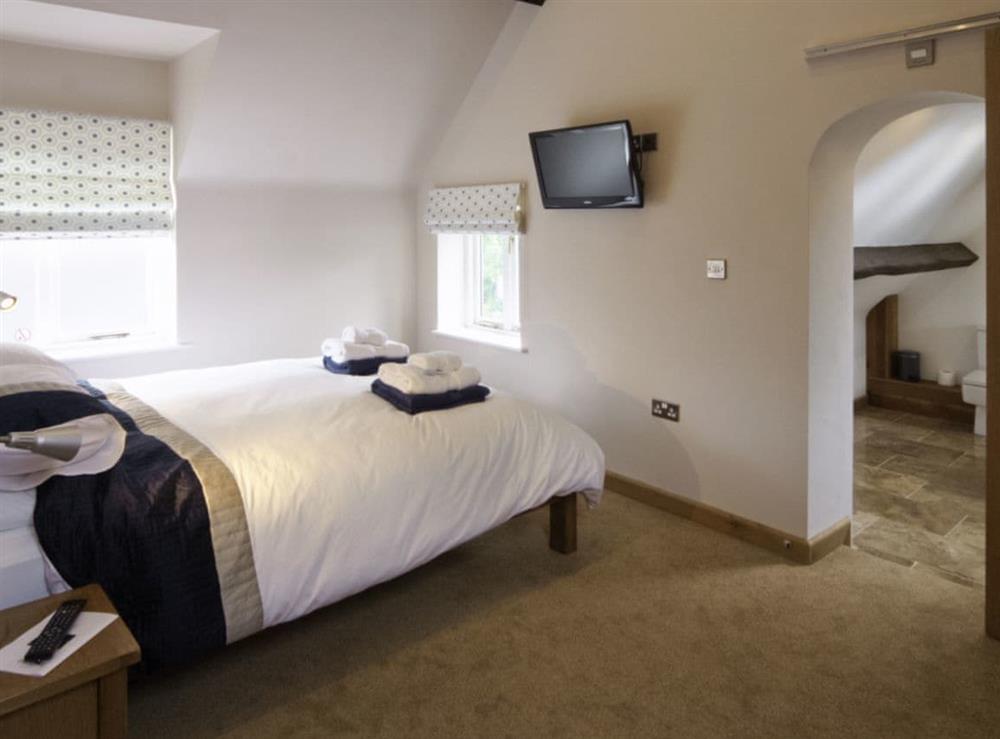 Double bedroom (photo 2) at Morton Grange Coach House in Ellesmere, Shropshire