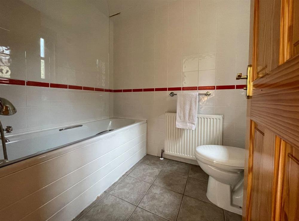 Bathroom at Morvich Guest Lodge in Morvich, Sutherland
