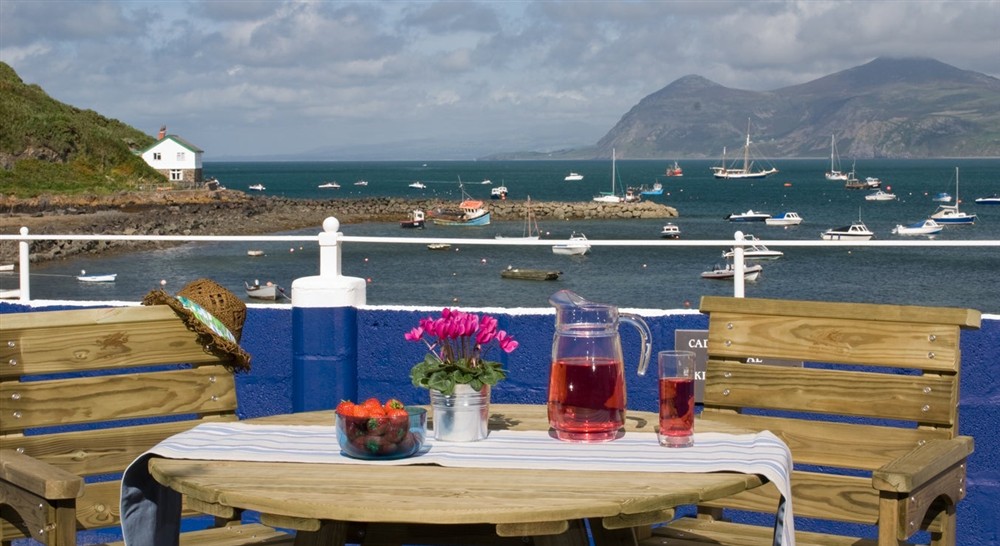 The roof terrace (photo 2) at Moryn in Morfa Nefyn, Gwynedd
