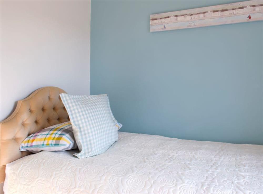 Twin bedroom at Moss Cottage in Burry Port, near Llanelli, Carmarthenshire, Dyfed