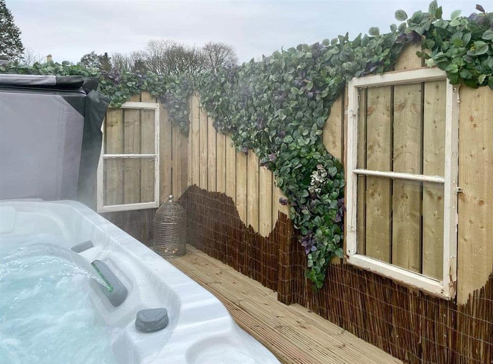 Hot tub at Mossdale Cottage in Dalmellington, Ayrshire