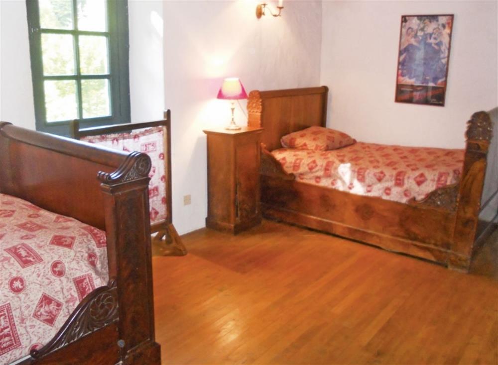 Twin bedroom (photo 2) at Moulin de Beneventie in Mouleydier, Dordogne, France