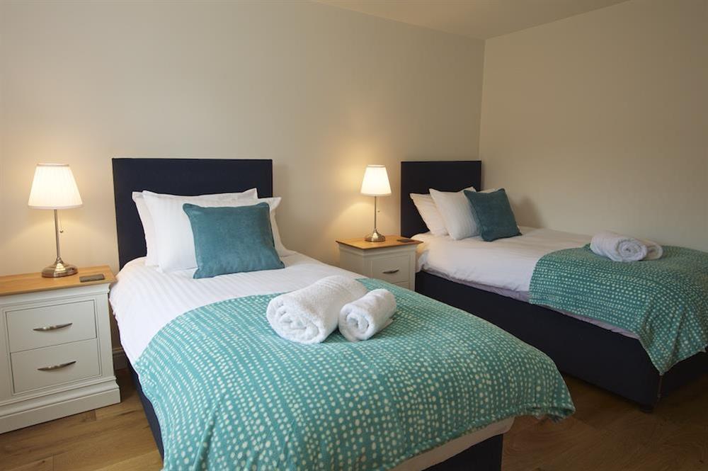 En suite twin bedrooms on ground and first floor (each can be converted to 6' double on request at time of booking) at Moult Hill Barn in , Salcombe