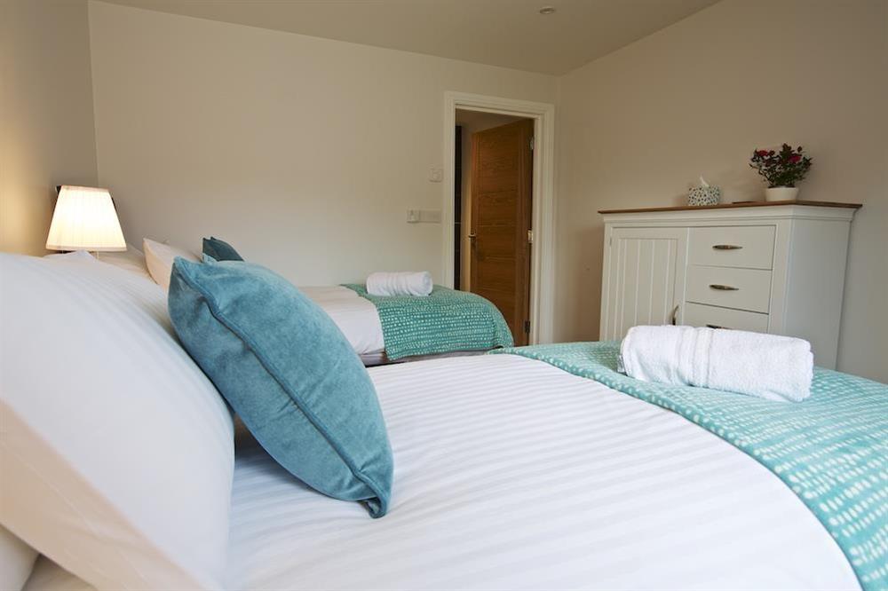 En suite twin bedrooms on ground and first floor at Moult Hill Barn in , Salcombe