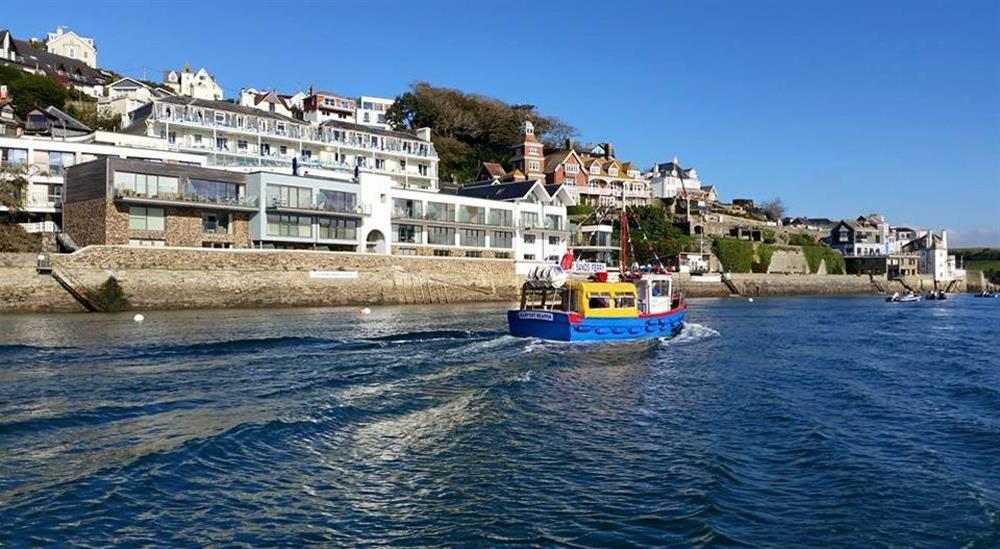 The South Sands Ferry runs to/from the beach and Salcombe all year round (photo 4) at Moult Hill Barn in , Salcombe