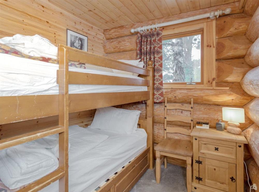Bunk bedroom at Mountain Bear Lodge in Nethy Bridge, near Aviemore, Highlands, Inverness-Shire
