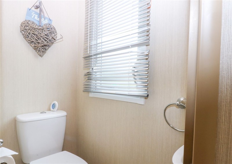 This is the bathroom at Mountain View, Haven/Hafan Y Mor near Pwllheli