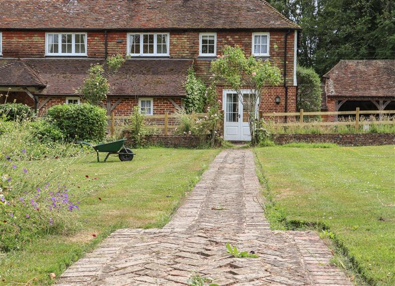Enjoy the garden at Mountfield Farm Cottage, Warehorne near Hamstreet