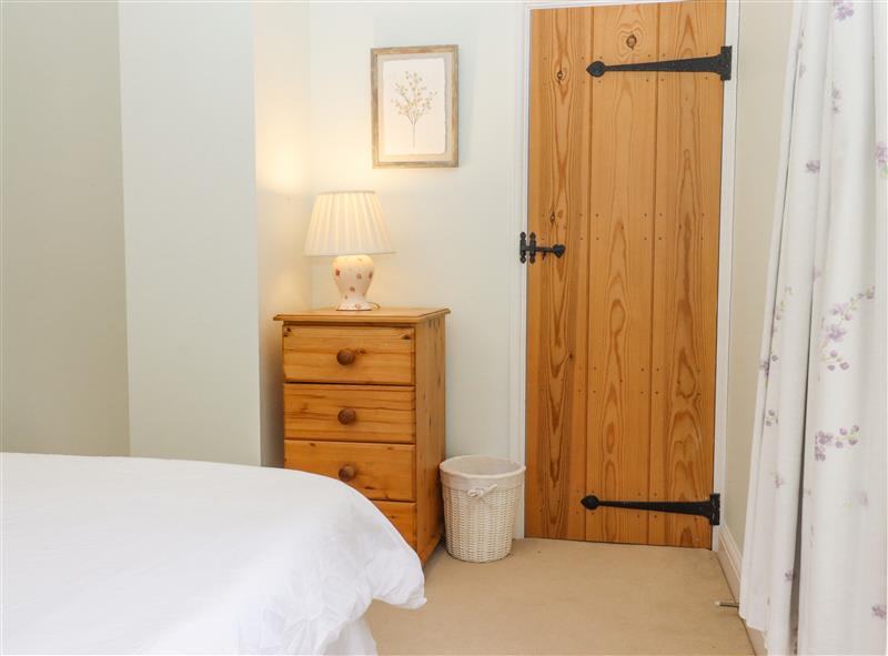 This is a bedroom (photo 4) at Mountfield Farm Cottage, Warehorne near Hamstreet