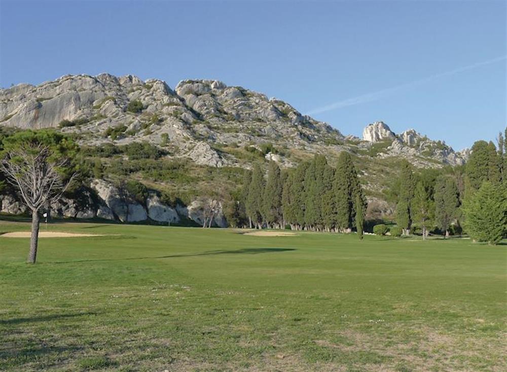 Surrounding area (photo 3) at Mouries in Mouriès, France