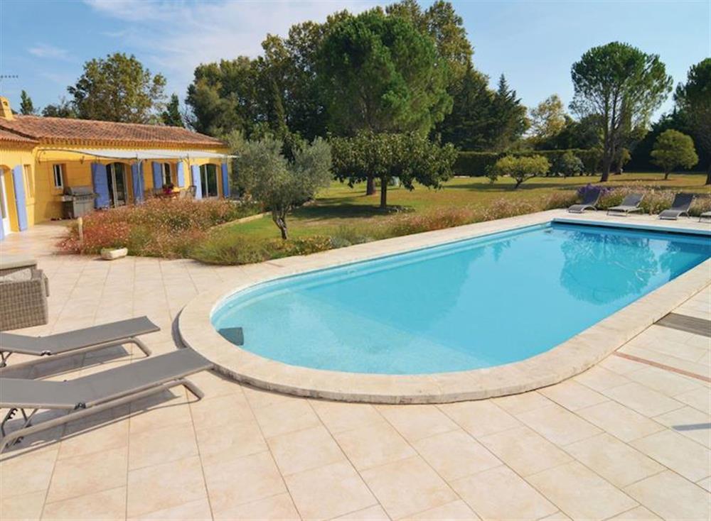 Swimming pool (photo 2) at Mouries in Mouriès, France