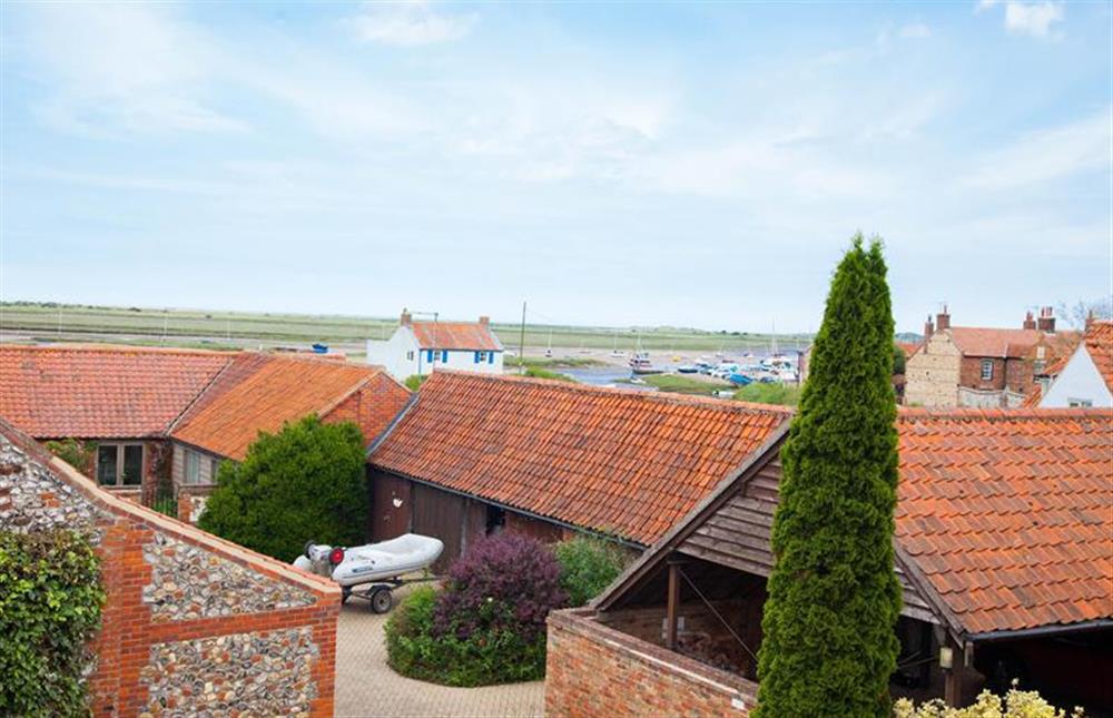 Mow Creek Cottage is ideally located very close to the harbour at Mow Creek Cottage, Brancaster Staithe near Kings Lynn