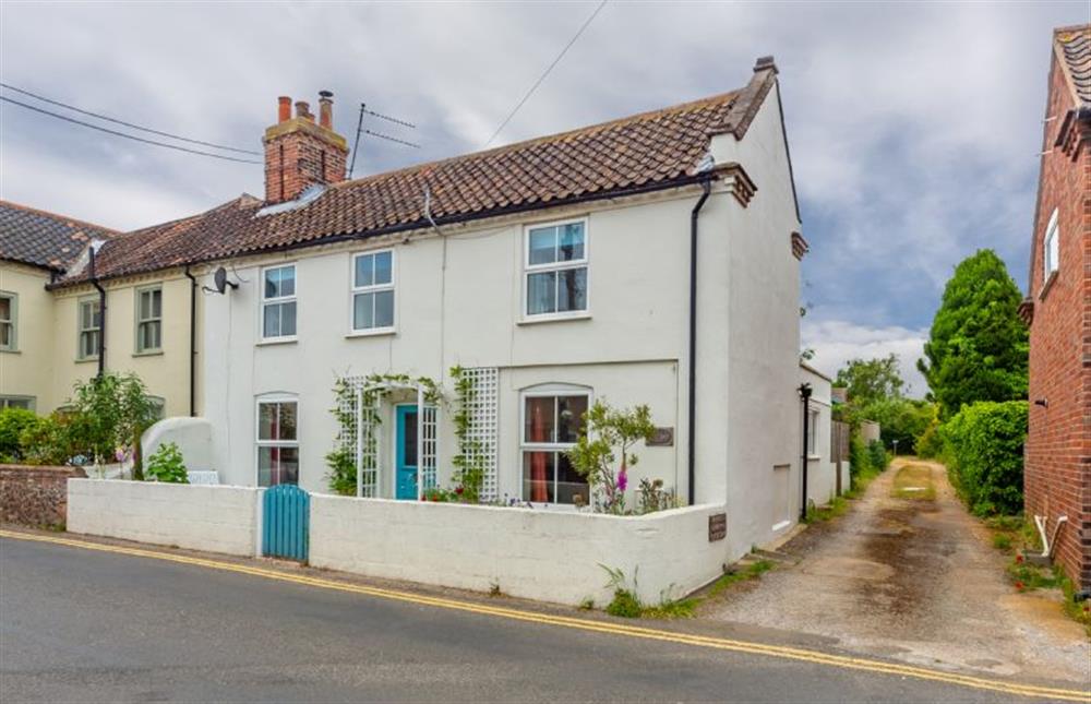 Front elevation with drive to the side at Mulberry Cottage, Wells-next-the-Sea