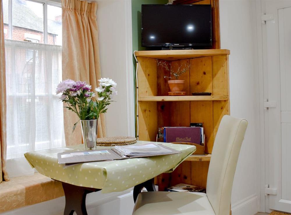 Quaint dining area at Mulgrave Cottage in Saltburn, near Staithes, North Yorkshire