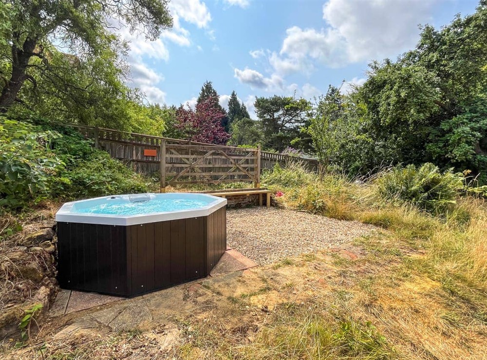 Hot tub at Mullacash Annex in Dorking, Surrey